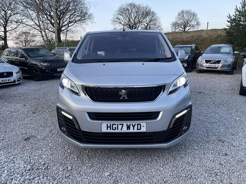 Used Peugeot Traveller Allure 2017 Silver MPV