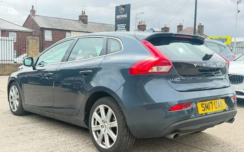 Used Volvo V40 Inscription 152 HP (111 kW) 2019 Hatchback