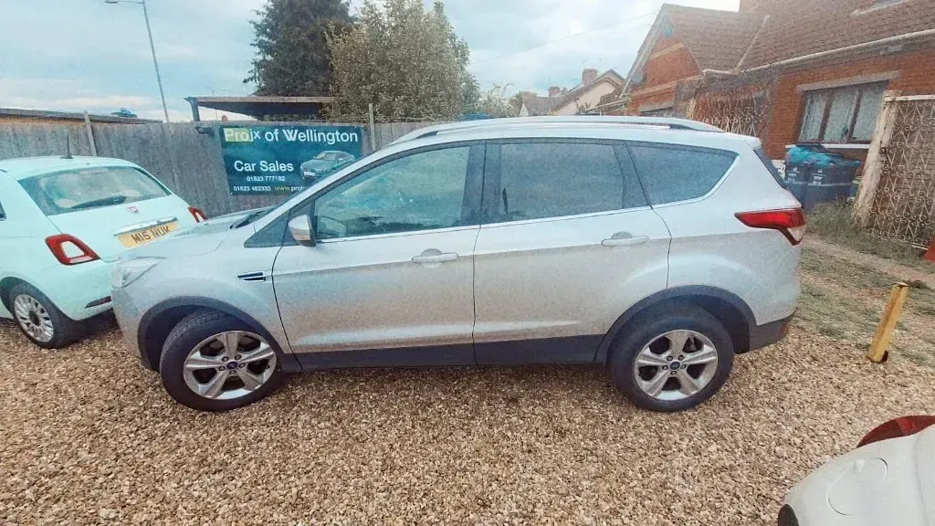 Używany Ford Kuga Zetec 2015 Srebrny SUV