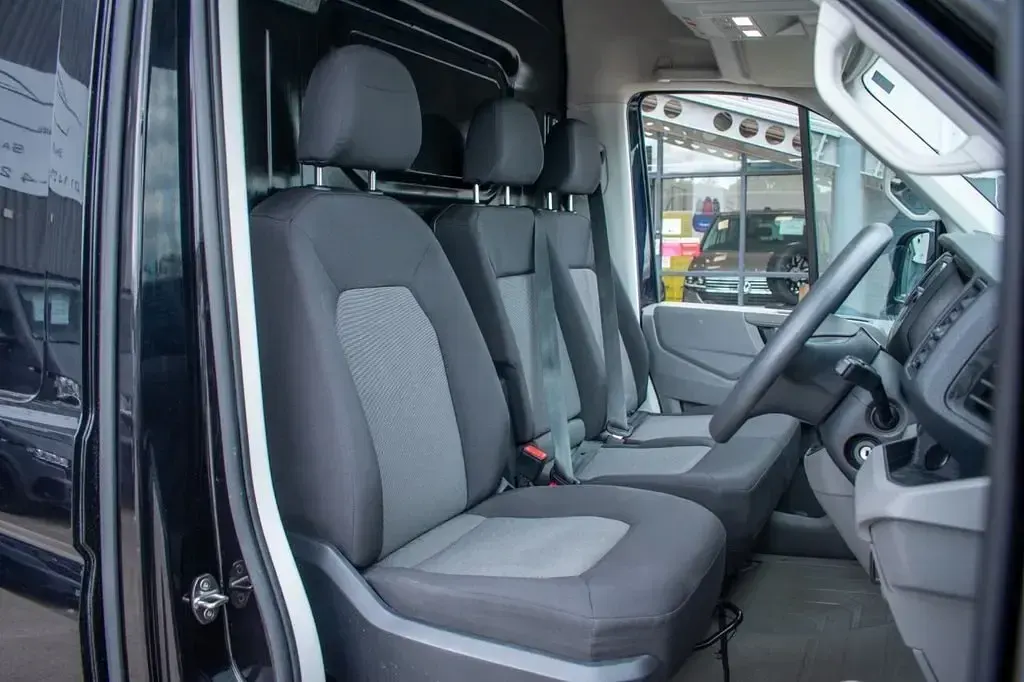 Begagnad VW Crafter Startline 140 HK (102 kW) 2022 Svart Van