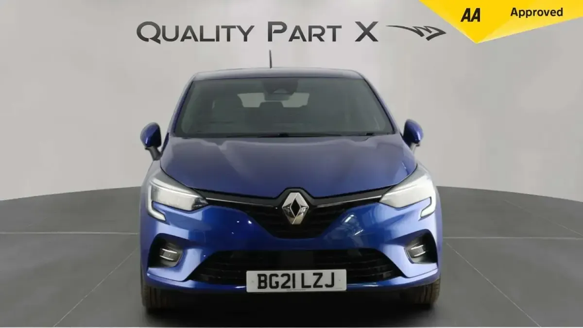Used Renault Clio Version S 140 HP (102 kW) 2021 Blue Hatchback