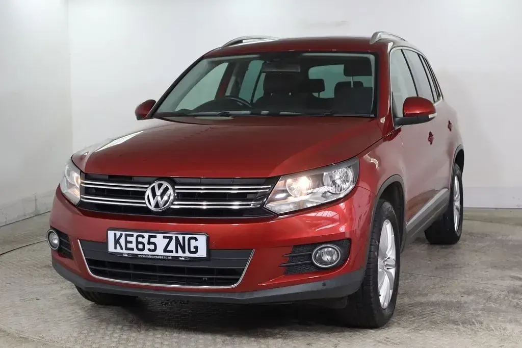 Used VW Tiguan Match 150 HP (110 kW) 2015 Red SUV