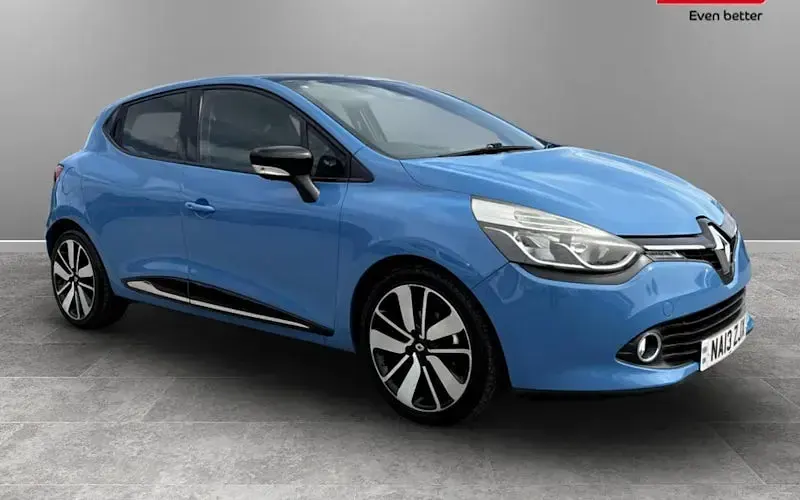 Used Renault Clio IV Dynamique 90 HP (66 kW) 2015 Hatchback