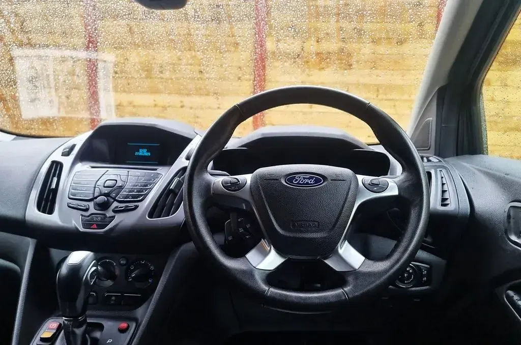 Used Ford Grand Tourneo Connect Zetec 120 HP (88 kW) 2018 Grey MPV