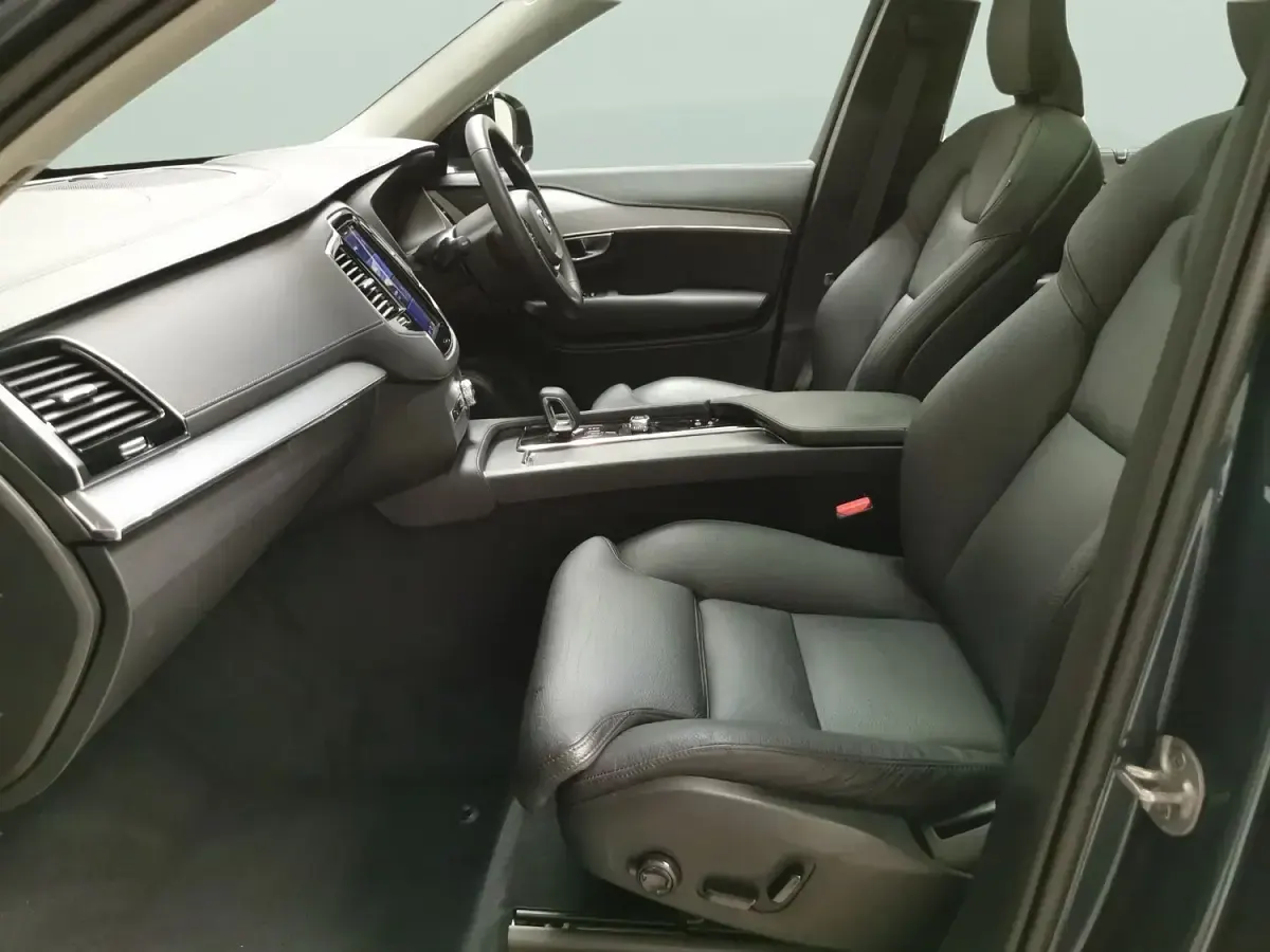 Usado Volvo XC90 Plus 235 HP (172 kW) 2023 Azul SUV