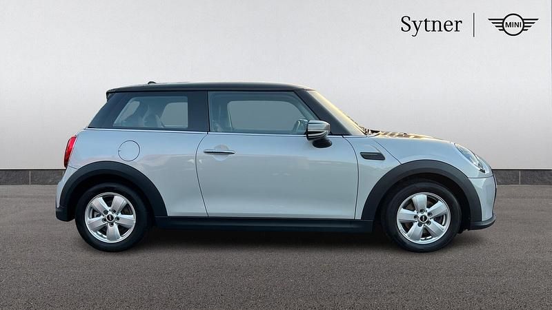 Used Mini Cooper Classic 134 HP (98 kW) 2022 Silver Hatchback