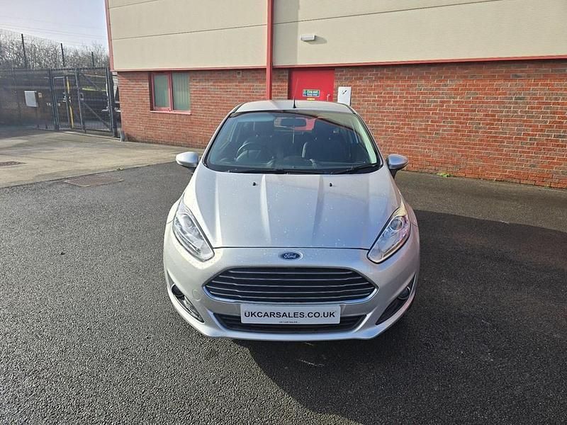 Used Ford Fiesta Zetec 2015 Silver Hatchback