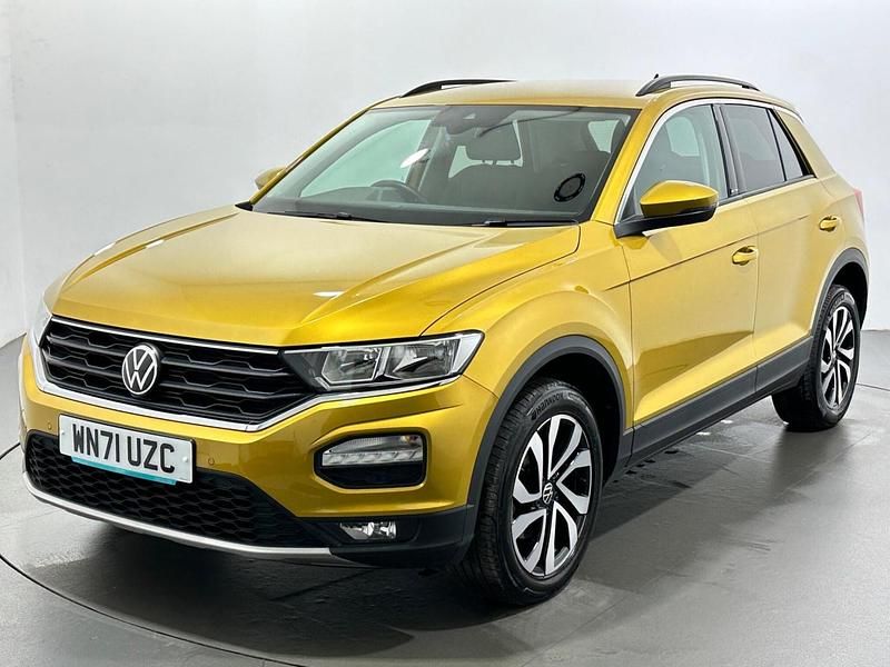 Used VW T-Roc Active 150 HP (110 kW) 2021 Yellow SUV