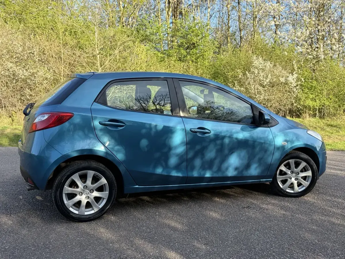 Usado Mazda 2 2011 Azul Citadino