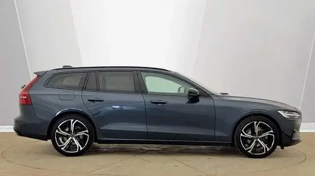 Używany Volvo V60 Plus 194 KM (142 kW) 2026 Kombi