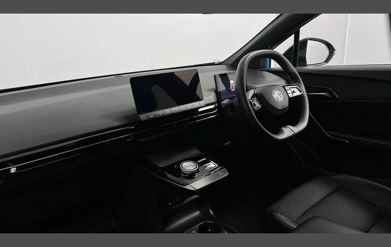 Image 2/4