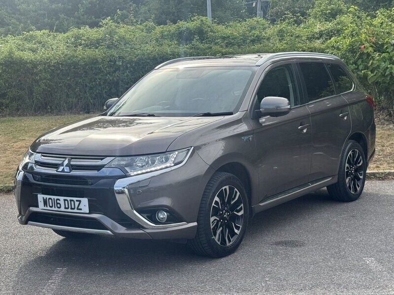 Brown Used 2016 Mitsubishi Outlander P-HEV SUV | £11,400 (Fair price) - Image 1/4