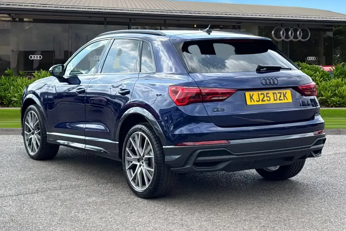 Used Audi Q3 Black Edition 150 HP (110 kW) 2025 Blue SUV