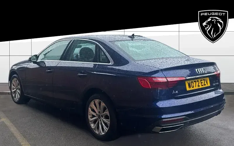 Used Audi A4 Comfort 150 HP (110 kW) 2023 Blue Sedan