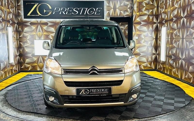 Used Citroën Berlingo Feel 100 HP (73 kW) 2017 Brown MPV