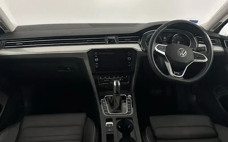 Used VW Passat GTE 218 HP (160 kW) 2022 Grey Estate