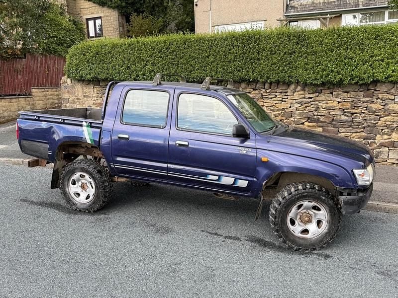 Blue Used 2005 Toyota HiLux Pickup | £1,995 - Image 1/4