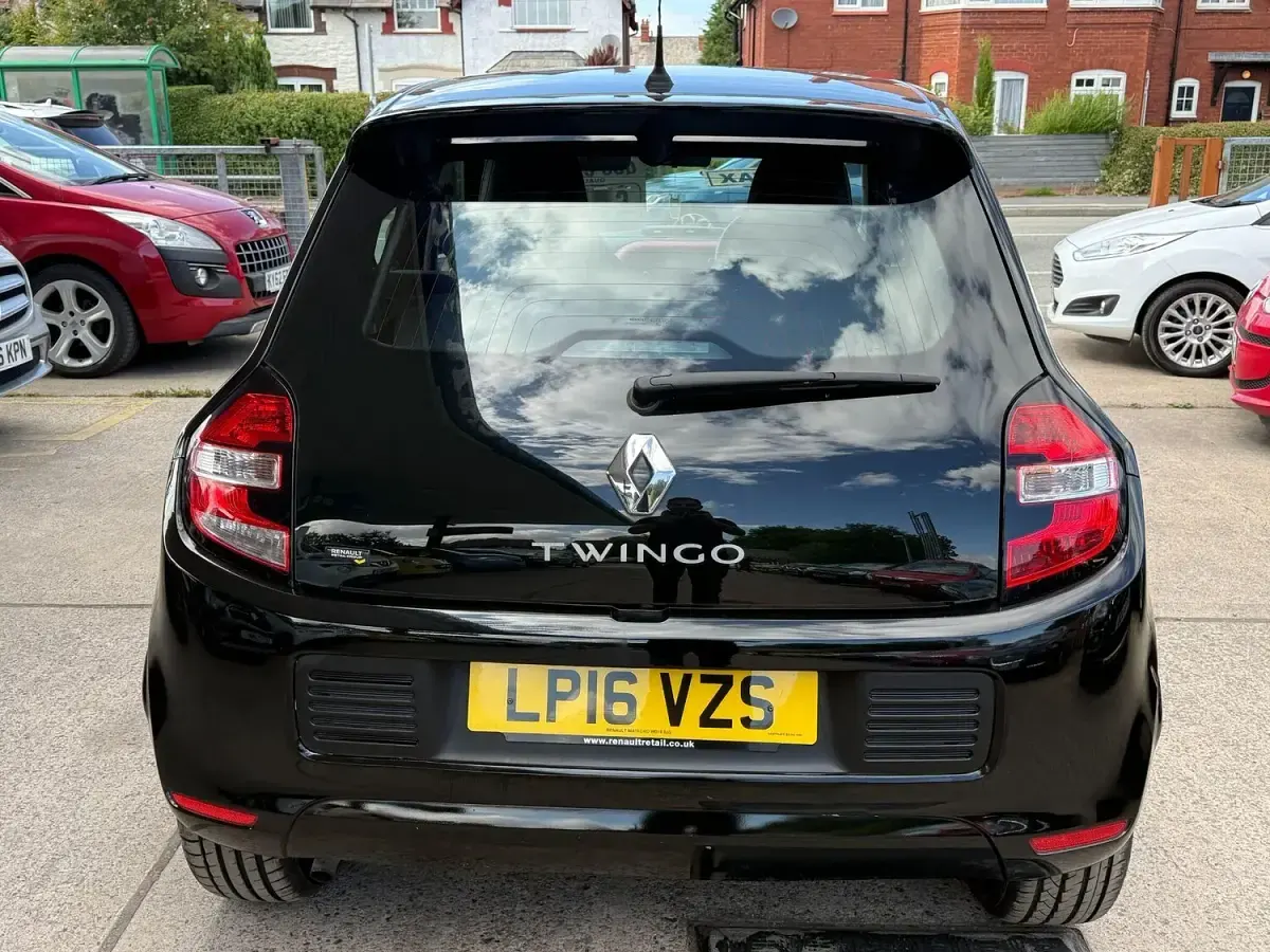 Used Renault Twingo Dynamique 90 HP (66 kW) 2016 Black Hatchback