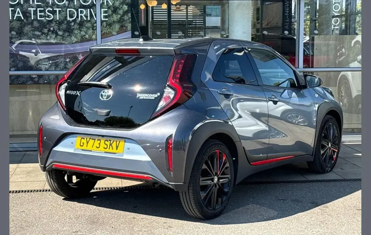 Used Toyota Aygo X 72 HP (52 kW) 2023 Grey SUV