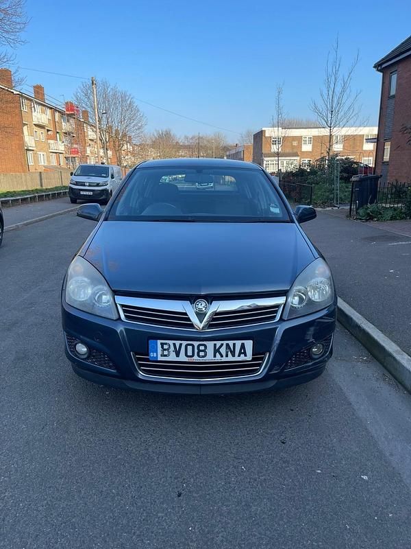 Used Vauxhall Astra 90 HP (66 kW) 2008 Blue Hatchback