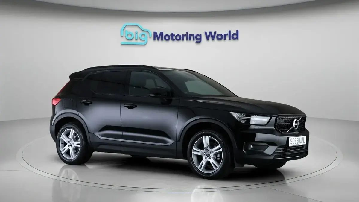 Used Volvo XC40 R-Design 163 HP (119 kW) 2020 SUV