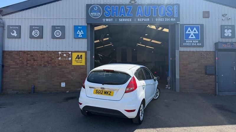 Used Ford Fiesta Zetec 2012 White Hatchback