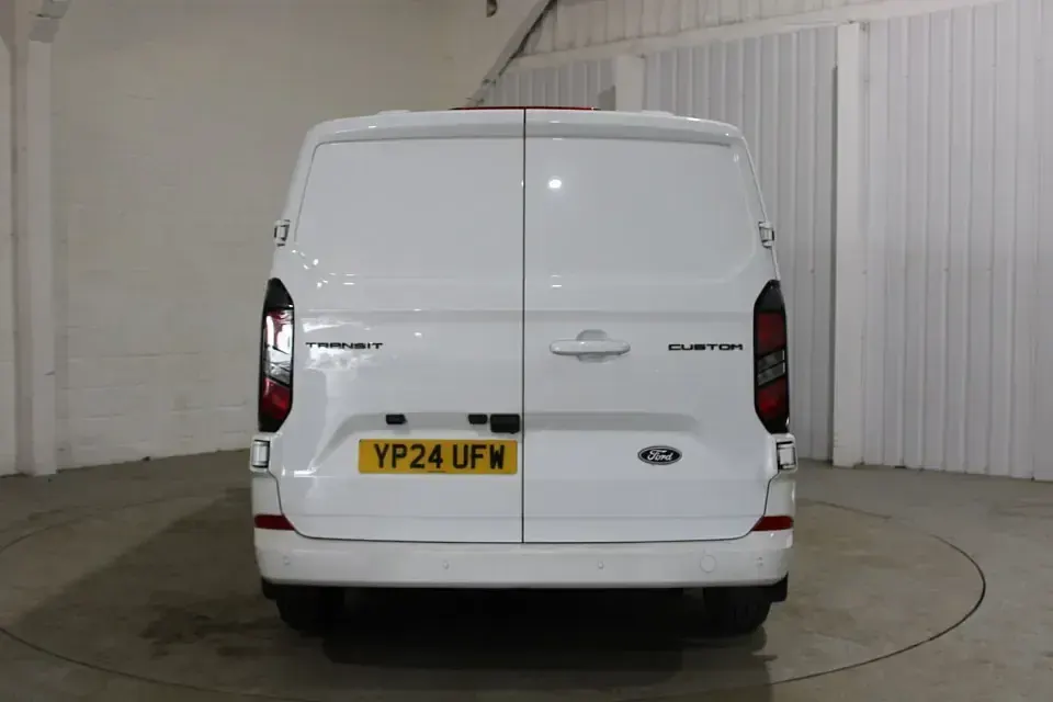 Used Ford Transit Custom Limited 136 HP (100 kW) 2024 White Van