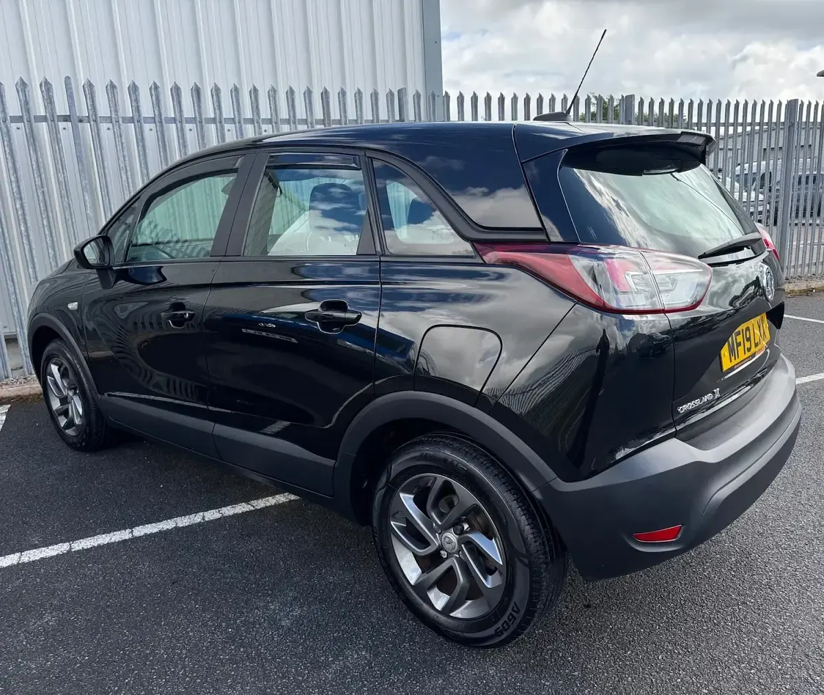 Used Vauxhall Crossland X 81 HP (59 kW) 2019 Black SUV