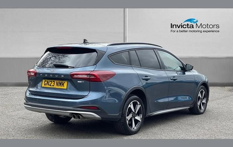 Used Ford Focus Active 155 HP (114 kW) 2023 Blue Estate