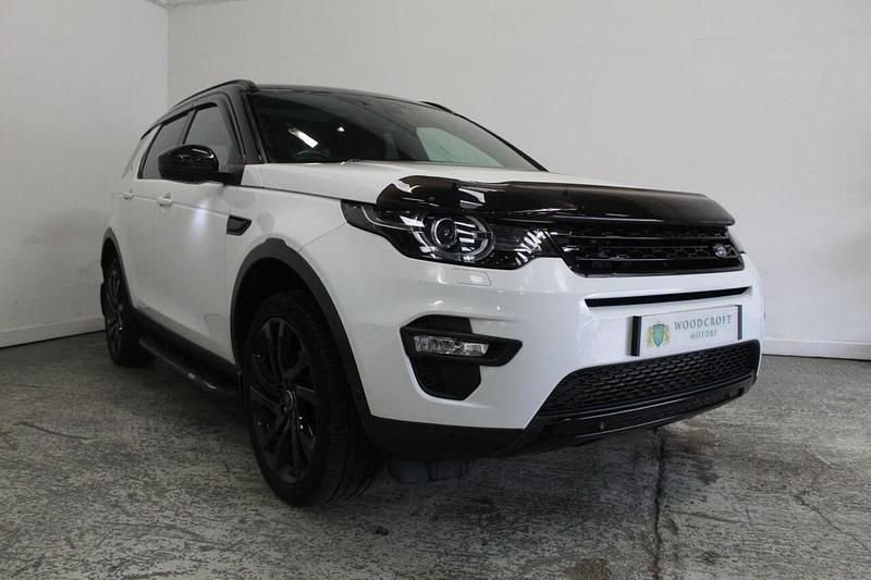 White Used 2015 Land Rover Discovery Sport HSE Luxury SUV | £14,495 (Fair price) - Image 1/3