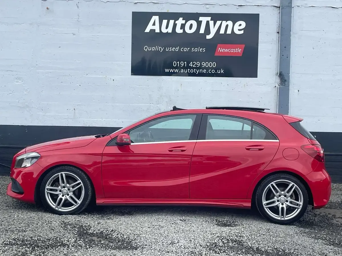 Used Mercedes A180 Executive 122 HP (89 kW) 2016 Red Hatchback