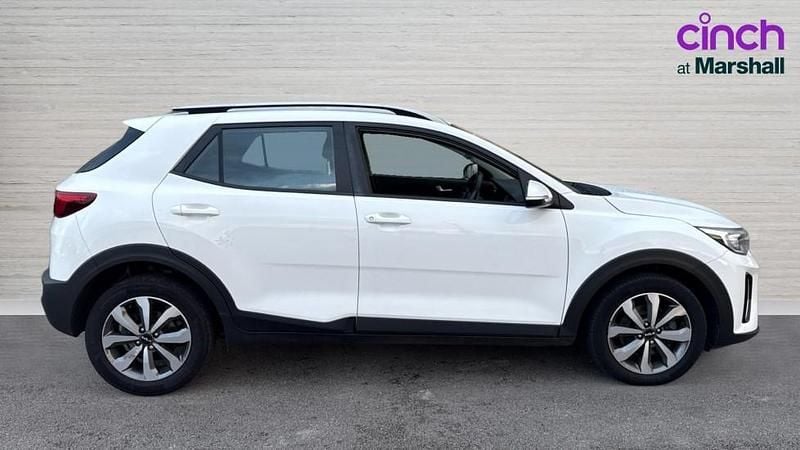 Used Kia Stonic 99 HP (72 kW) 2022 White SUV