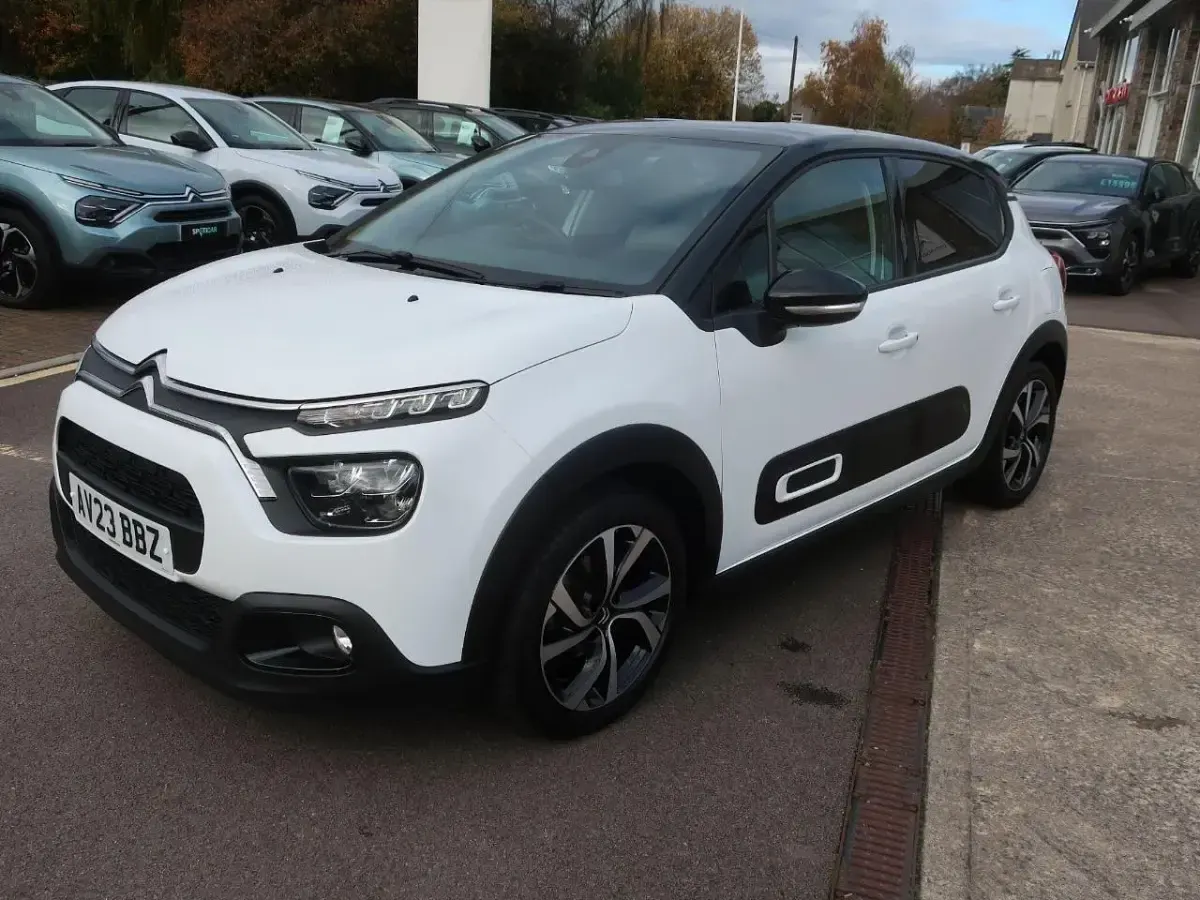 Used Citroën C3 PureTech 82 HP (60 kW) 2023 White Hatchback