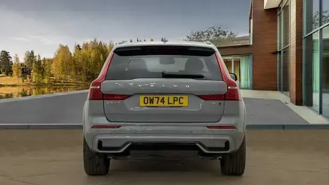 Usado Volvo XC60 Ultra 250 HP (183 kW) 2025 Cinzento SUV