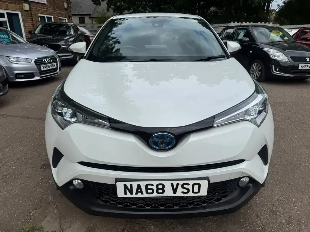 Used Toyota C-HR Design 122 HP (89 kW) 2018 White SUV