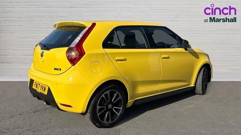 Used MG MG3 106 HP (77 kW) 2017 Yellow Hatchback