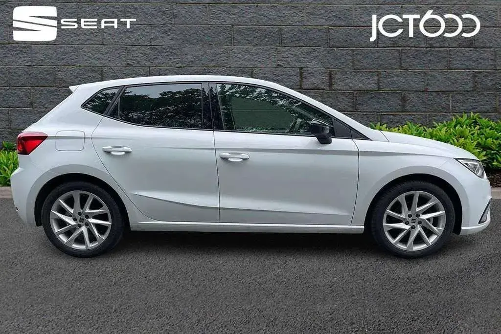 New Seat Ibiza FR 113 HP (83 kW) 2025 White Hatchback