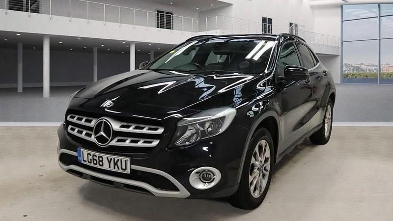 Used Mercedes GLA200 Executive 156 HP (114 kW) 2018 Black SUV