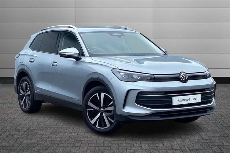 Silver Used 2024 VW Tiguan Match SUV | £30,550 (Expensive) - Image 1/4