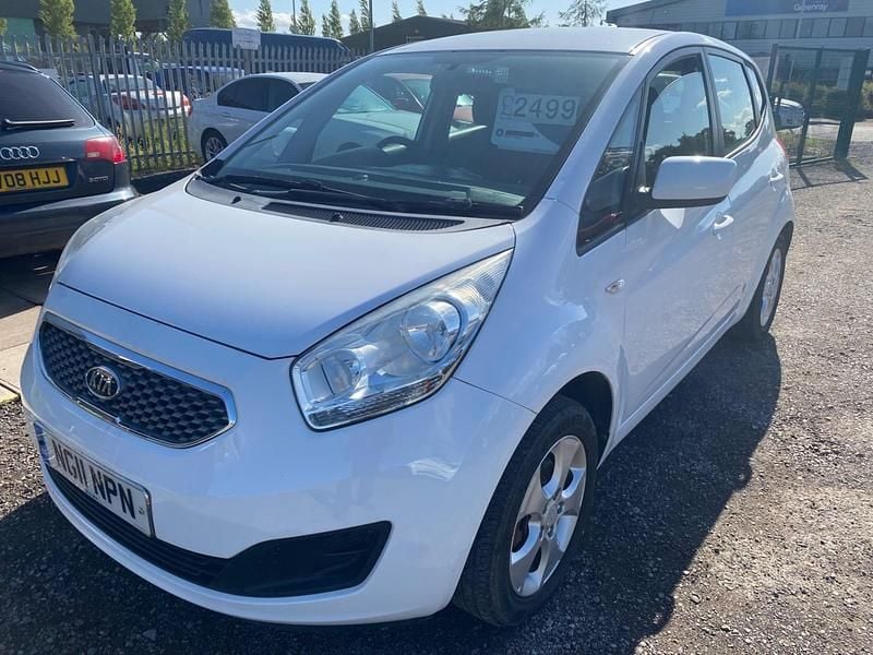 Used Kia Venga 89 HP (65 kW) 2011 White Hatchback