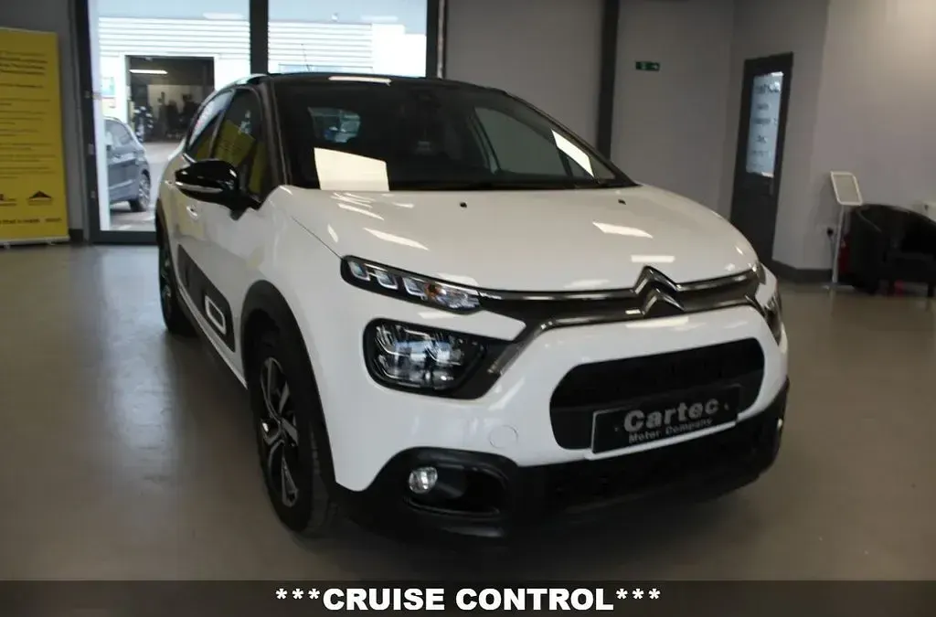 Used Citroën C3 Shine 100 HP (73 kW) 2022 White Hatchback