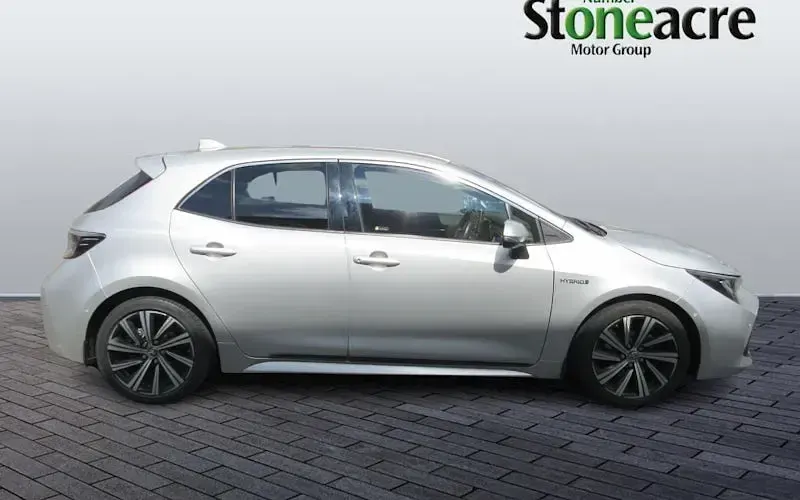 Used Toyota Corolla Design 184 HP (135 kW) 2022 Hatchback