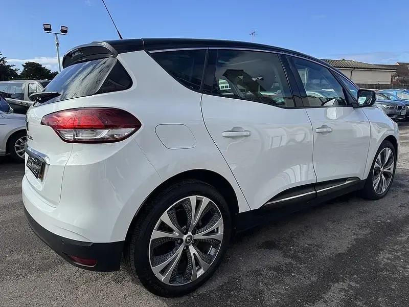 Used Renault Scénic IV Signature 2019 White/black MPV