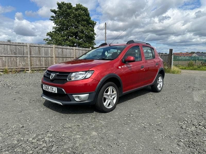 Red Used 2015 Dacia Sandero Ambiance Hatchback | £3,495 (Good price) - Image 1/4