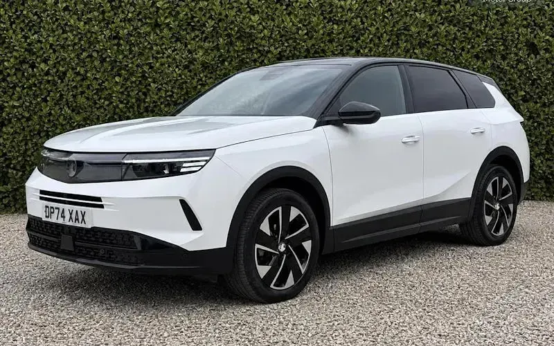 Used Vauxhall Grandland X Ultimate 136 HP (100 kW) 2025 White SUV
