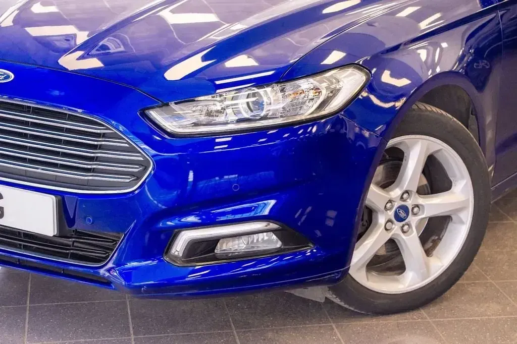 Begagnad Ford Mondeo Titanium 180 HK (132 kW) 2018 Blå Halvkombi