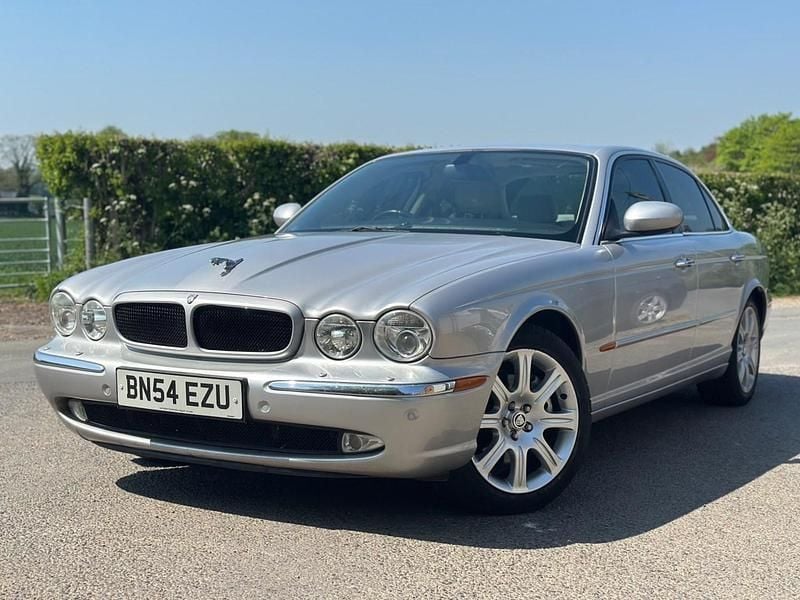 Silver Used 2004 Jaguar XJ8 SE Sedan | £4,995 - Image 1/4