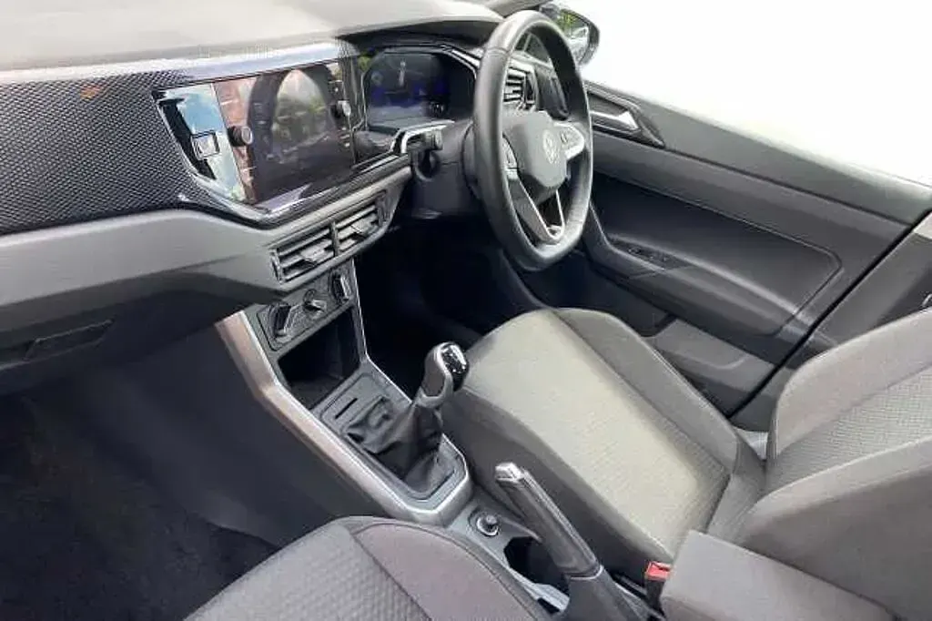 Begagnad VW Polo Life 80 HK (58 kW) 2023 Svart Halvkombi