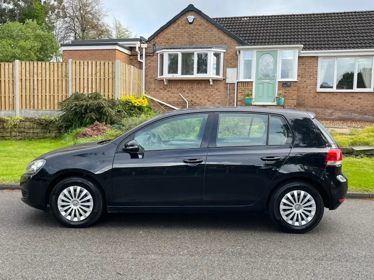 Używany VW Golf VI S 105 KM (77 kW) 2010 Czarny Hatchback