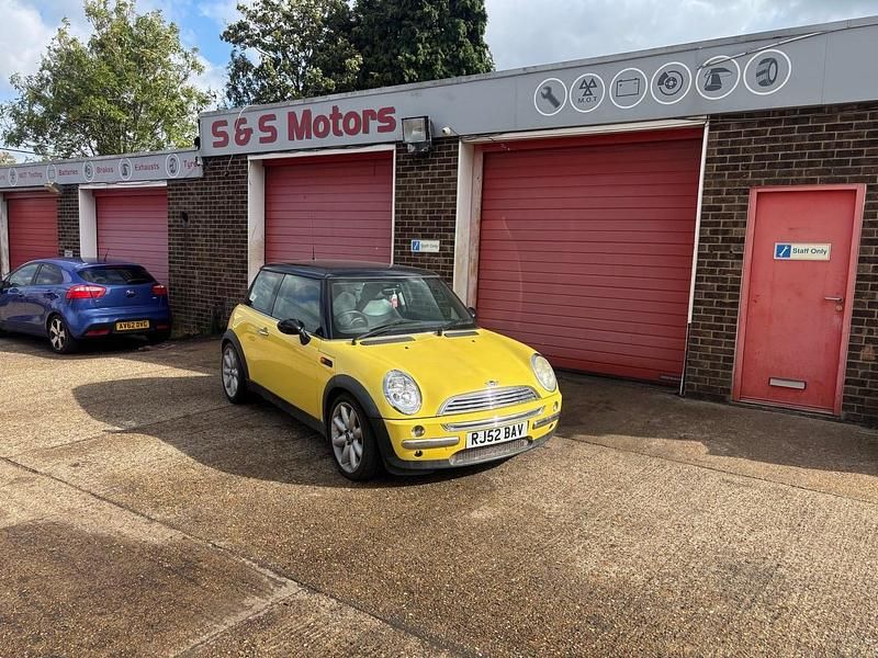 Yellow Used 2002 Mini Cooper Hatch Hatchback | £1,995 - Image 1/4